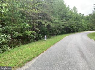Lois Ln, Mineral, VA 23117