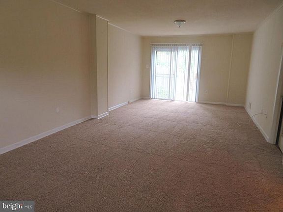 3rd image of 14835 Palmerston Sq