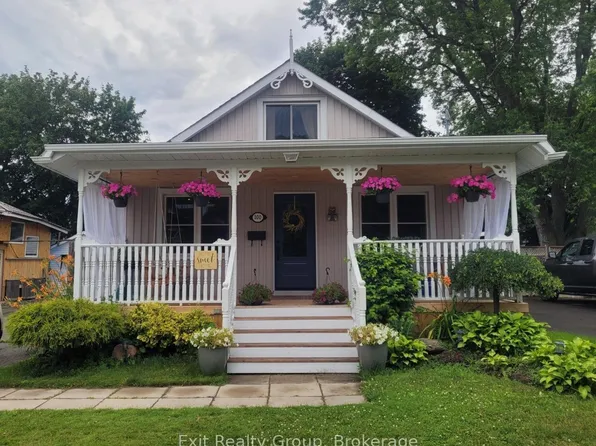 100 Arlington Ave, Oshawa, ON L1G 2N6