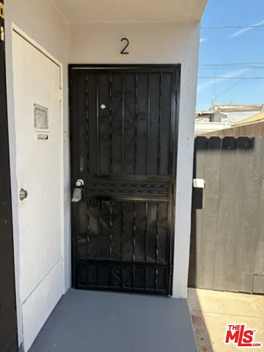 2 bed, 1.0 bath, 800 sqft, $2,595 — Photo 2