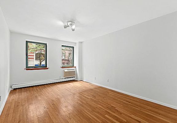 4th image of 325 W 51st St APT 1B