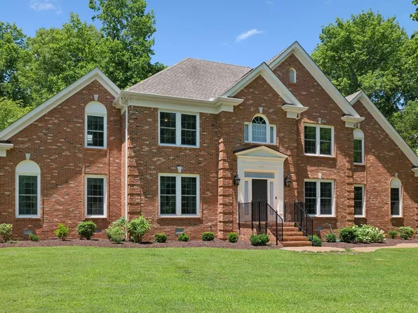 3208 Thoroughbred Dr, Hermitage, TN 37076