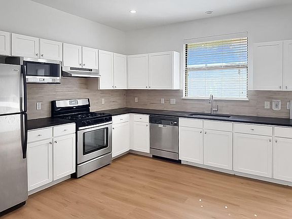 4th image of 4120 Valley View Rd #A