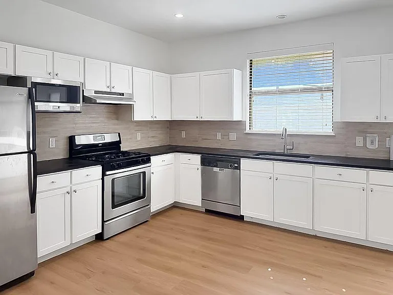 4120 Valley View Rd #A — Photo 4