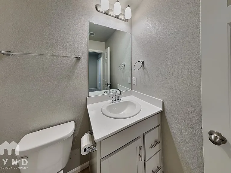 6357 N Netherland Ct — Photo 14