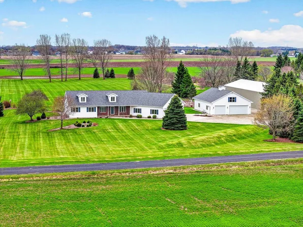 4665 W Edgewood Dr, Appleton, WI 54913