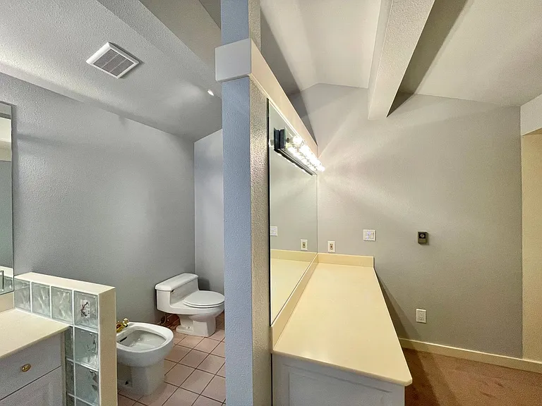 8611 NE 26th Pl — Photo 25