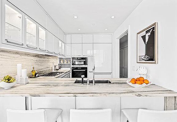 4th image of 200 E 95th St #7E