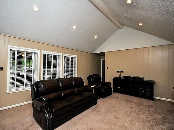 5th image of 20521 Lakeside Dr