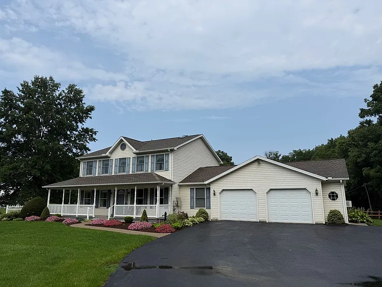 1695 Louser Rd — Photo 1