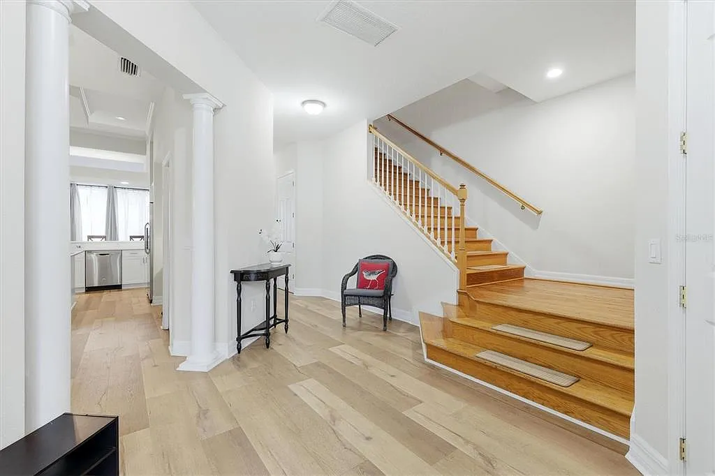 3 bed, 3.5 bath, 3046 sqft, $6,975 — Photo 3