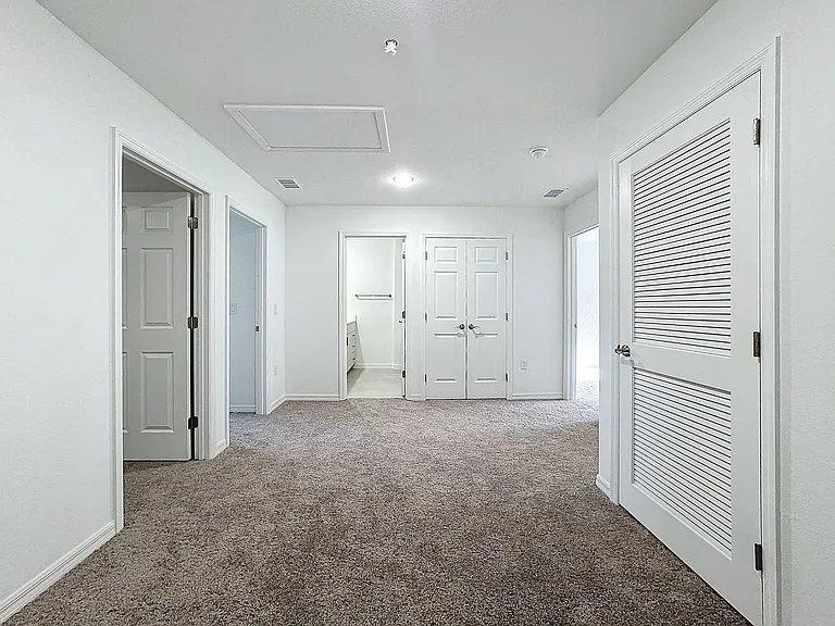 1711 Barton Towne Cir — Photo 36