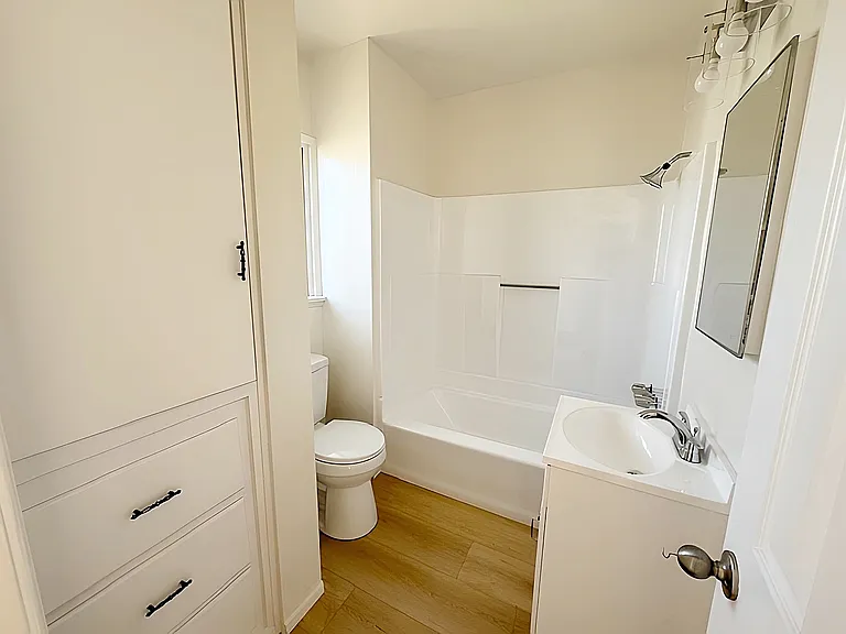 6406 Roble Ave #10 — Photo 8