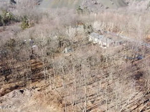 Wood Way, Pittston, PA 18640