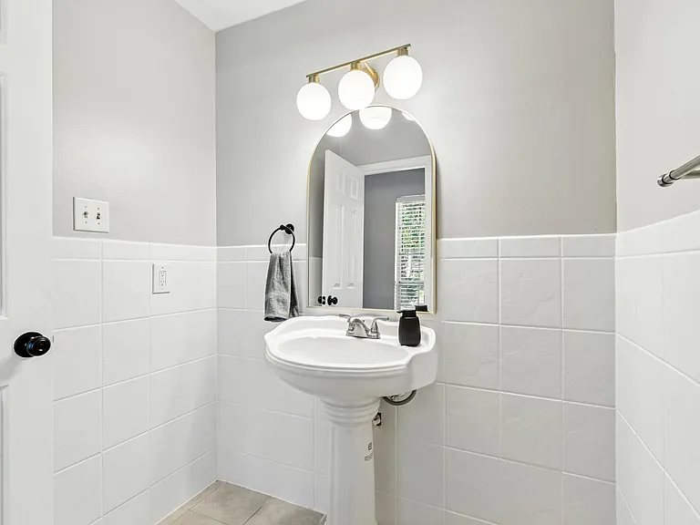 17403 Spicewood Springs Ln — Photo 29