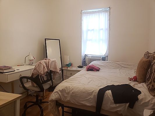 4th image of 201 W 105th St APT 35