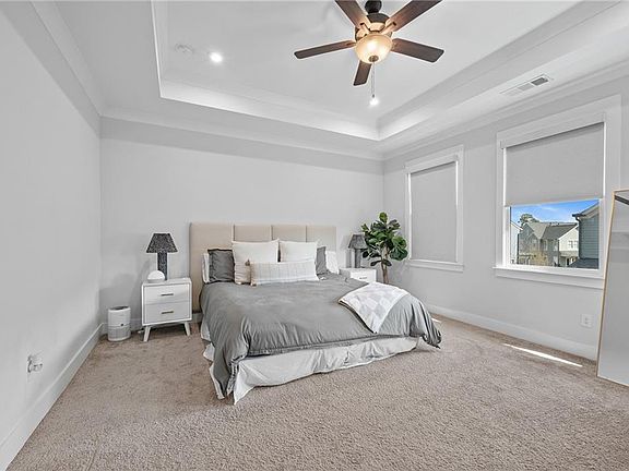 4th image of 730 Elmwood Way