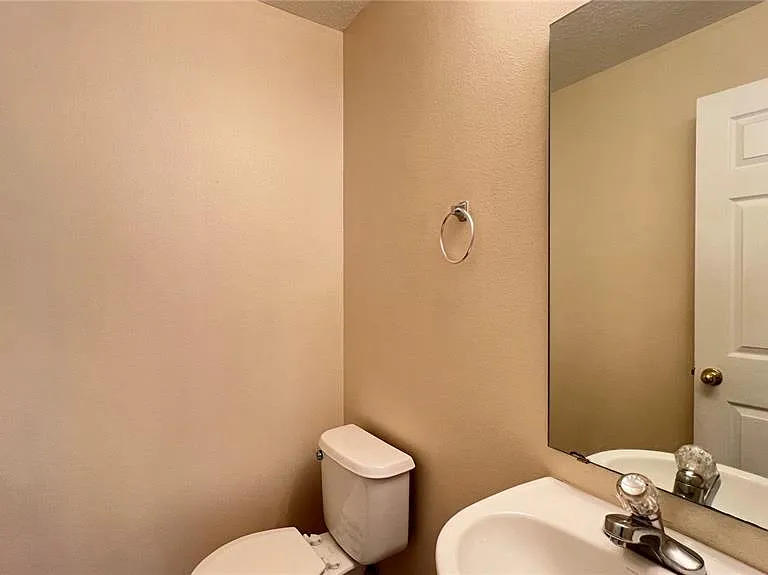 216 Verdi St — Photo 12