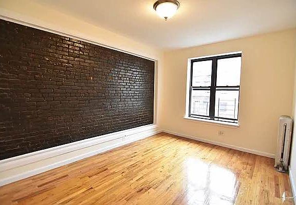 2nd image of 66 Pinehurst Ave APT D1