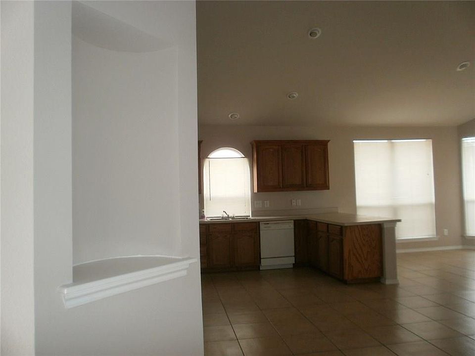 1st image of 2105 Haylee Dr