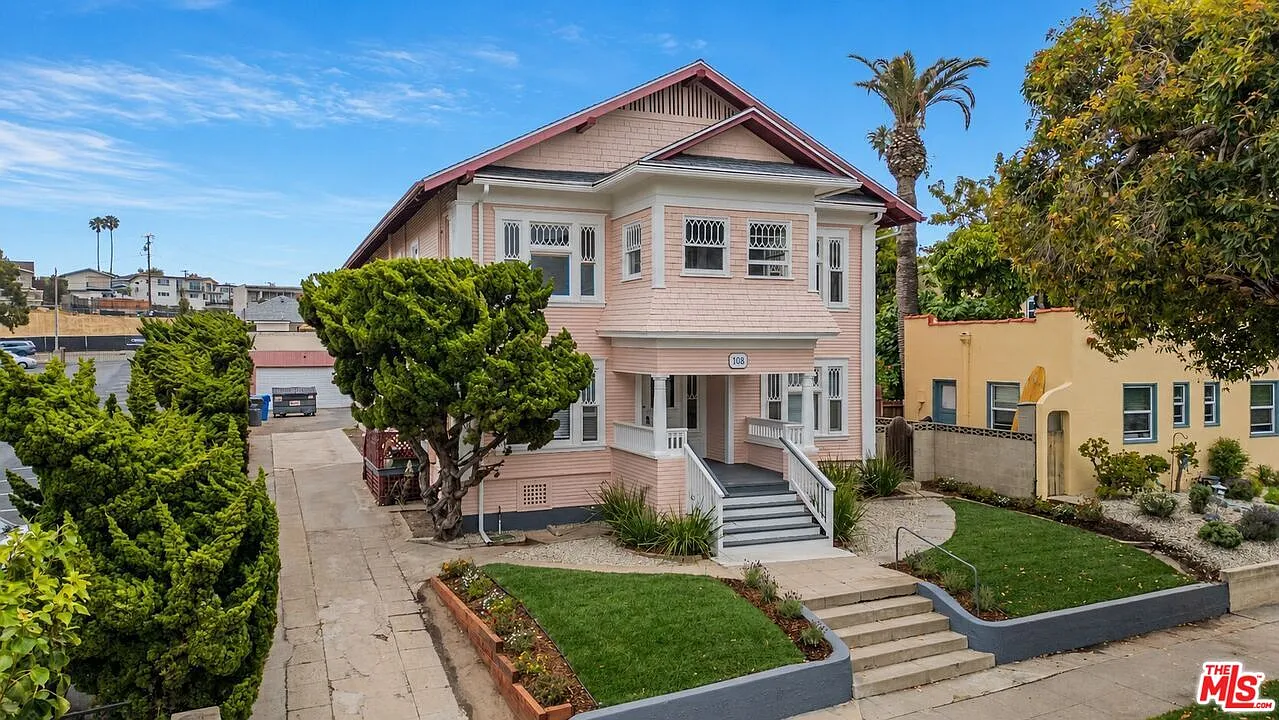 1 bed, 1.0 bath, $2,658 — Photo 2