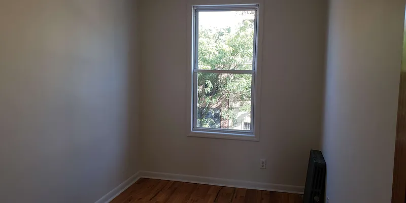 Rented by MCR Realty | media 18