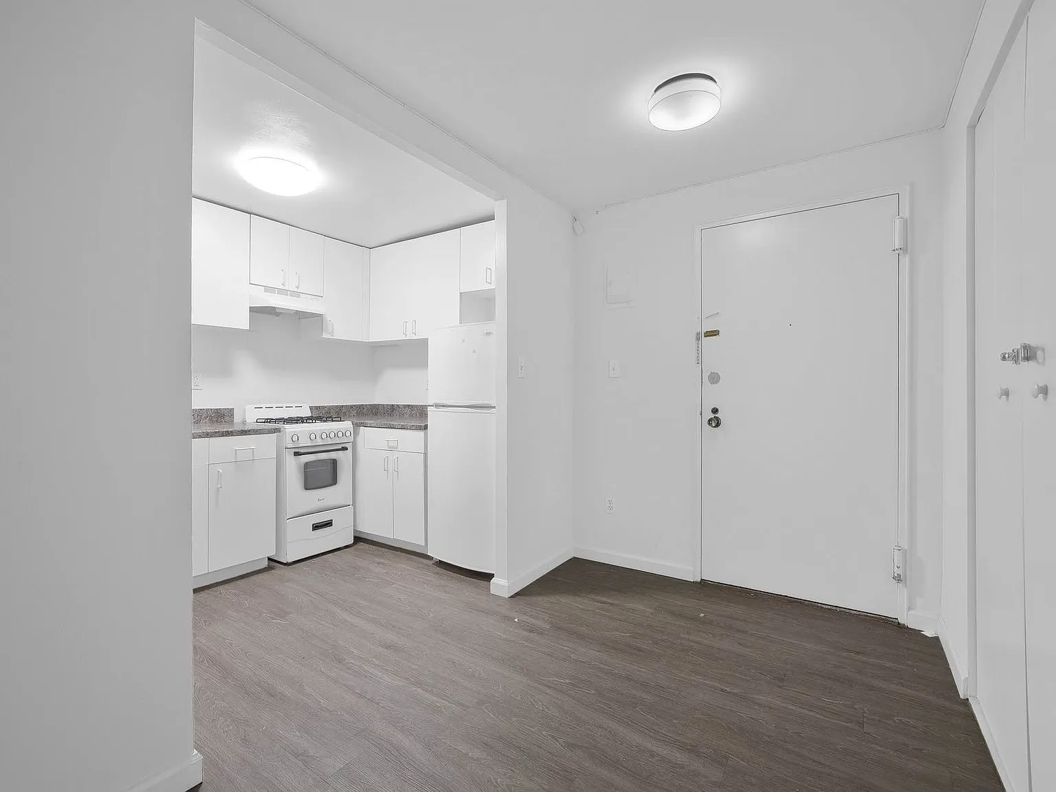 88 Fulton Street — Photo 2