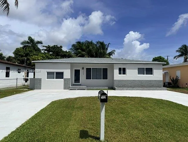 Biscayne Court — Photo 1