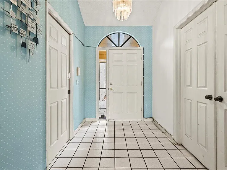 6691 S Pine Ct — Photo 5
