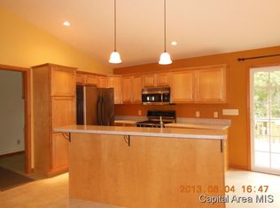 602 S Loft Ln, Athens, IL 62613