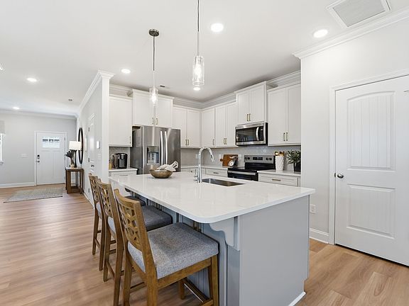 4th image of 107 Oakdale Forest Ln