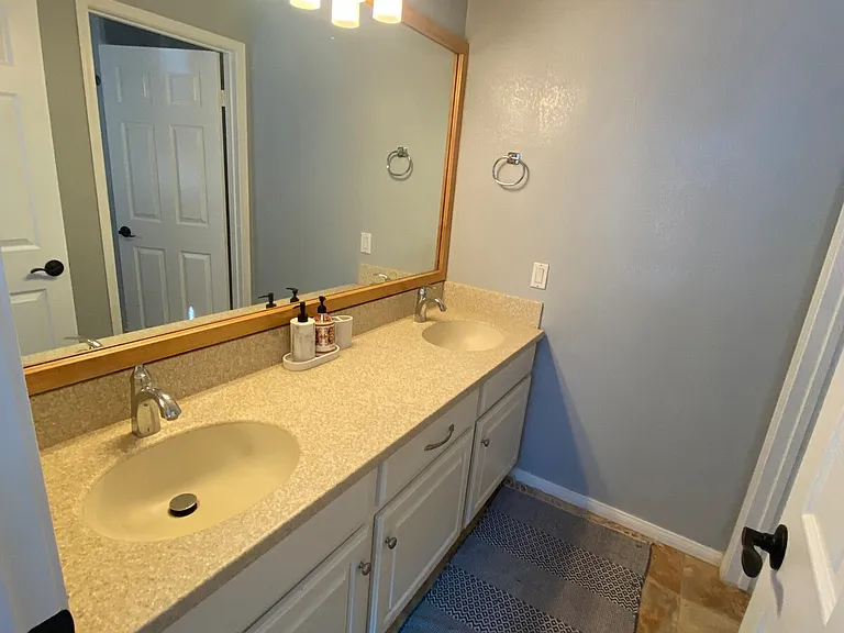 700 E 17th Ave — Photo 5