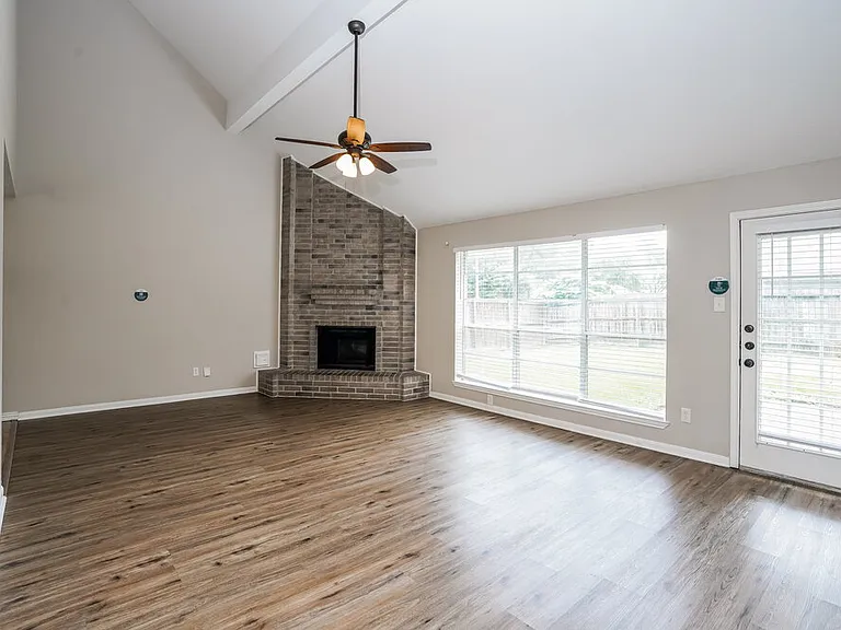 3542 Lindenfield Dr — Photo 6
