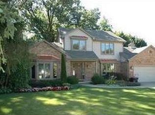 34359 Haldane Dr, Livonia, MI 48152