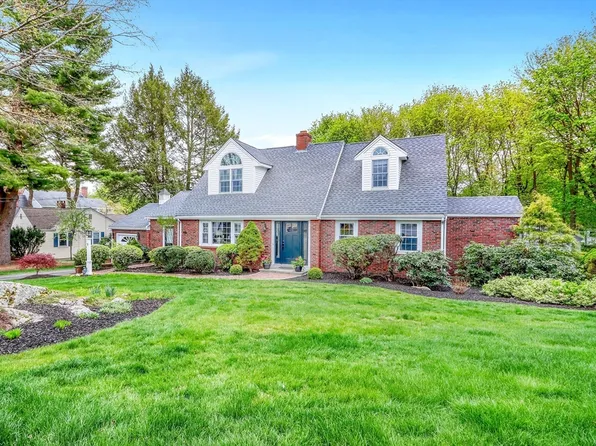 9 Gloucester Rd, Westwood, MA 02090