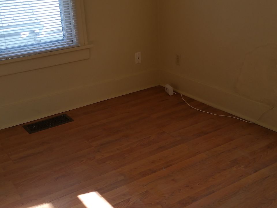2nd image of 956 Grant Ave