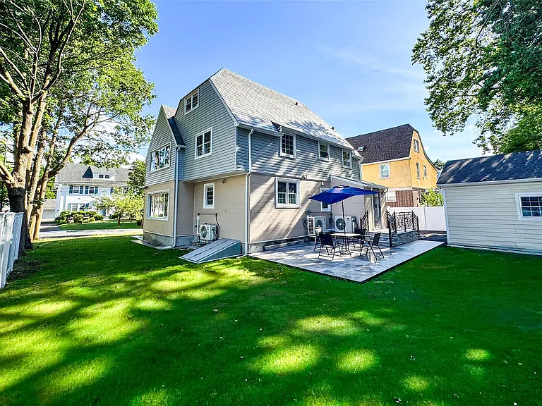 9 Watkins Pl — Photo 23
