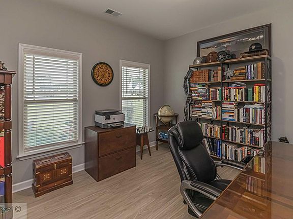 4th image of 108 Doral Dr