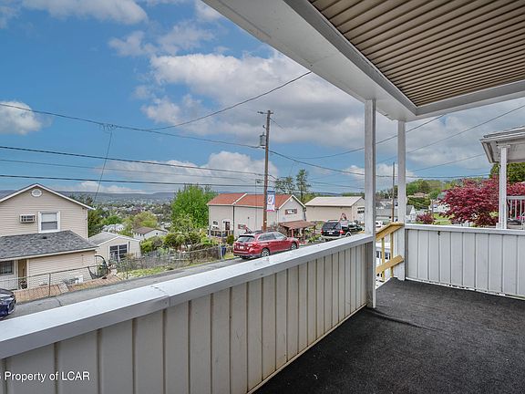 5th image of 1055 Spruce St