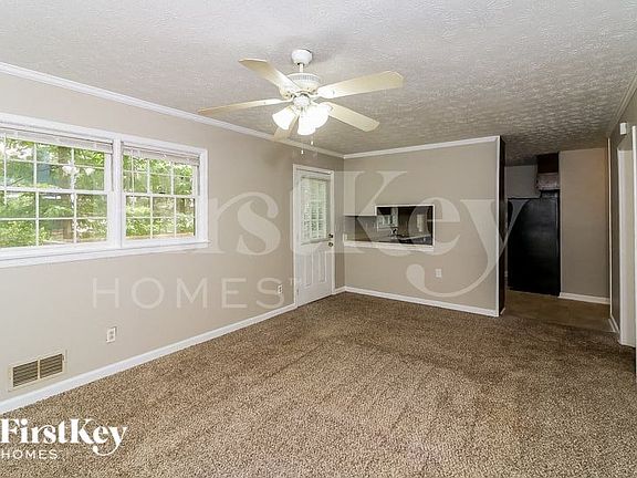 4th image of 632 Bralorne Dr