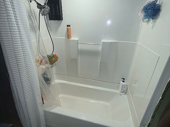 4th image of 555 1st St