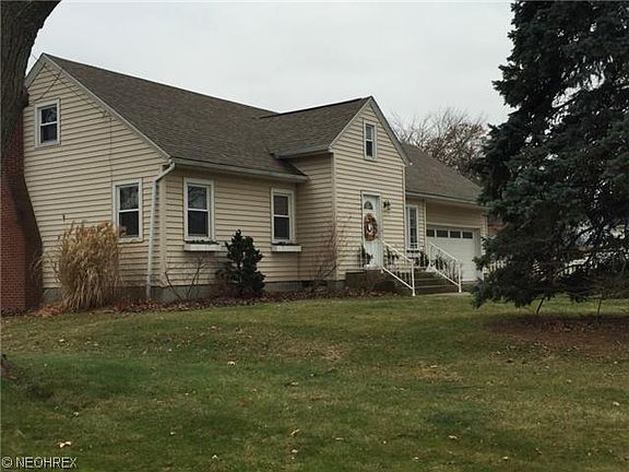 2nd image of 27 Leawood Ave