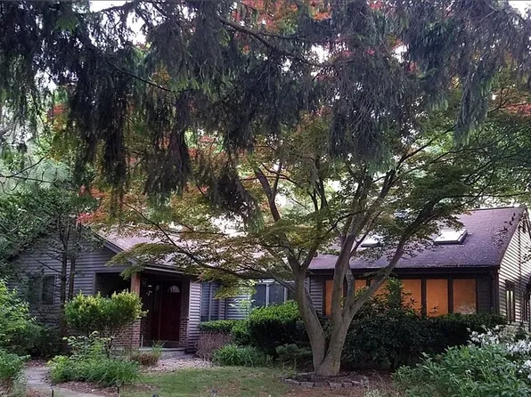 2 Pipers Glen, West Nyack, NY 10994