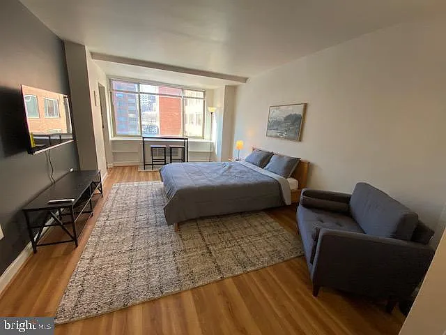 Studio, 1.0 bath, 383 sqft, $1,995 — Photo 2