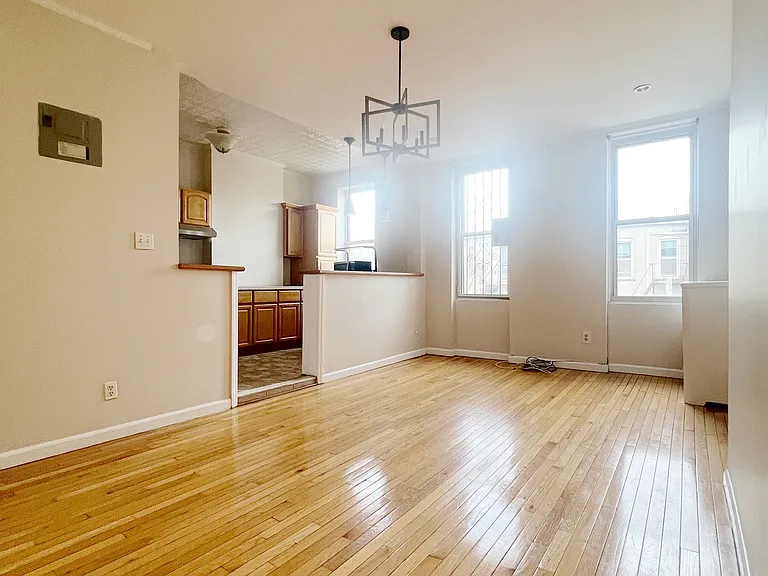 17-14 Menahan St #3 — Photo 11