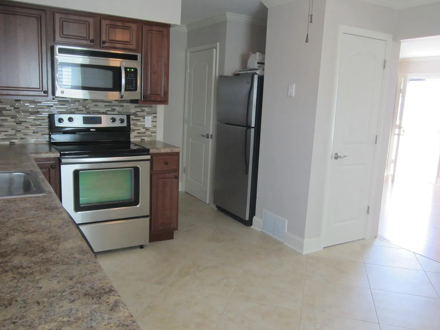 2B Lynn Ct — Photo 3