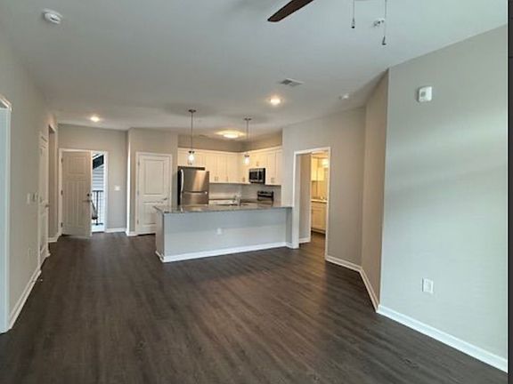 4th image of 5630 Lucas Ct #306