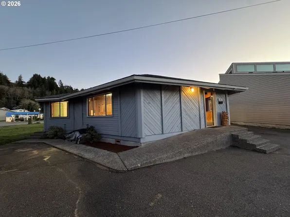566 Greenwood Ave, Reedsport, OR 97467