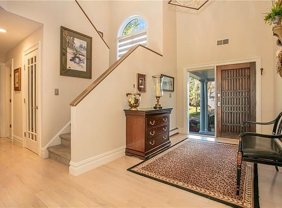 3rd image of 13 Charlotte Ct
