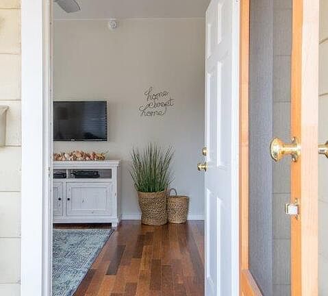 4th image of 337 Vernon Ave